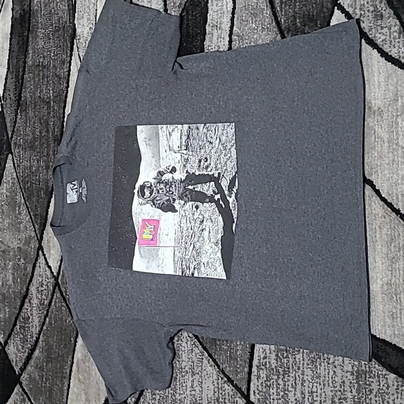 MTV Tops - OFFICIALLY LICENSED MTV MUSIC 🎶  TELEVISION MOON MAN GRAPHIC TEE-SHIRT UNISEX